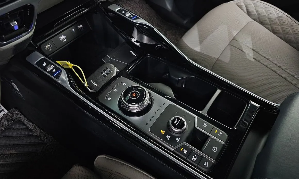 Kia Sorento — фото 5
