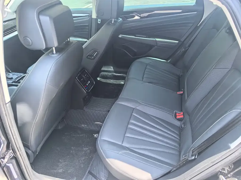 Volkswagen Passat — фото 6