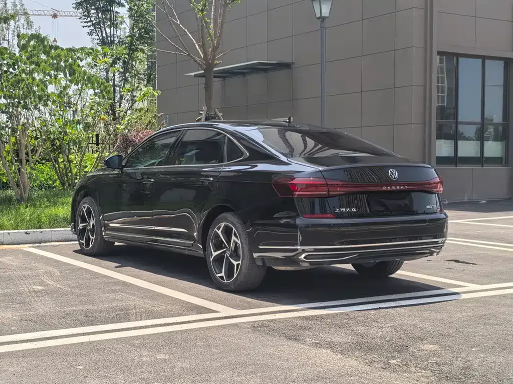 Volkswagen Passat — фото 8