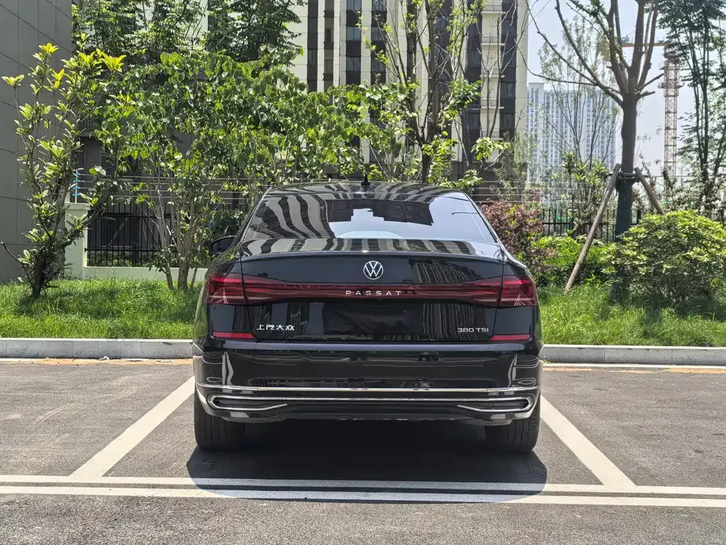 Volkswagen Passat — фото 7