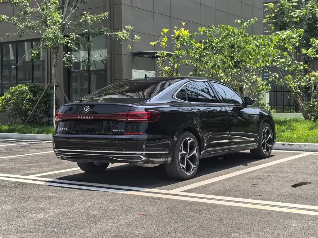 Volkswagen Passat — фото 2