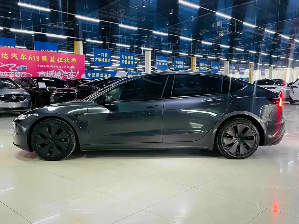 Tesla Model 3 — фото 8