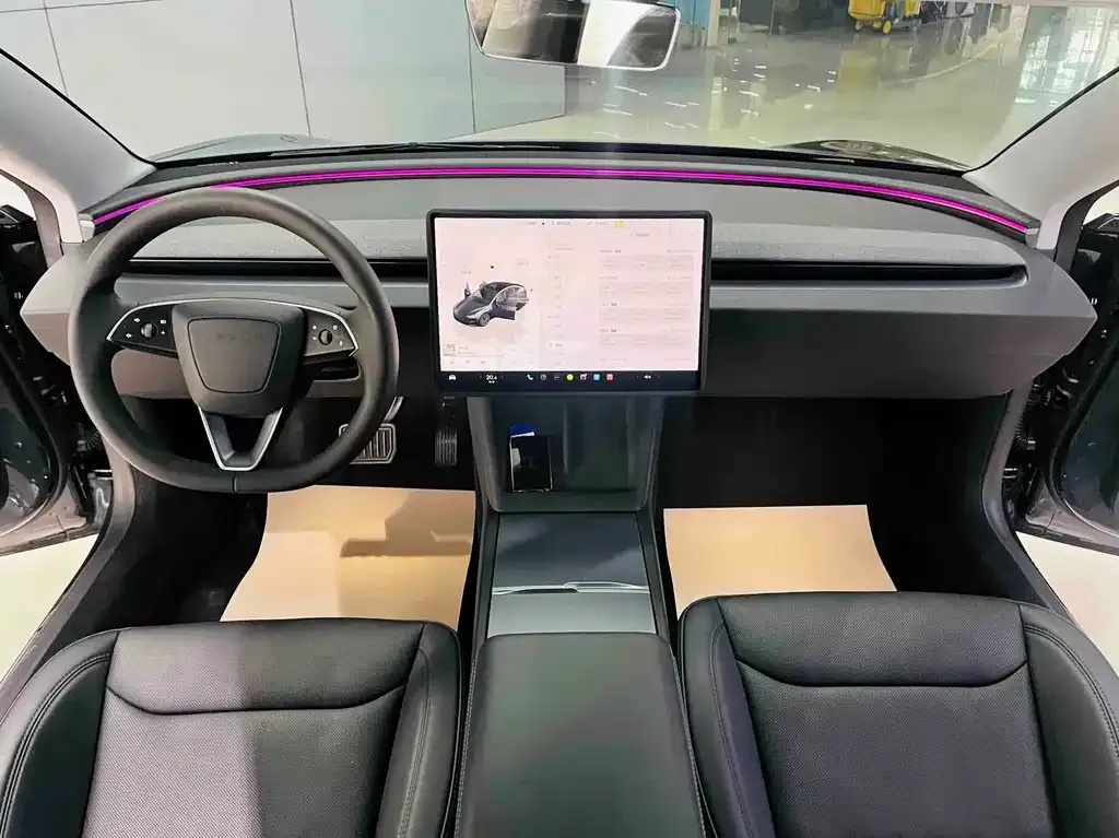 Tesla Model 3 — фото 9