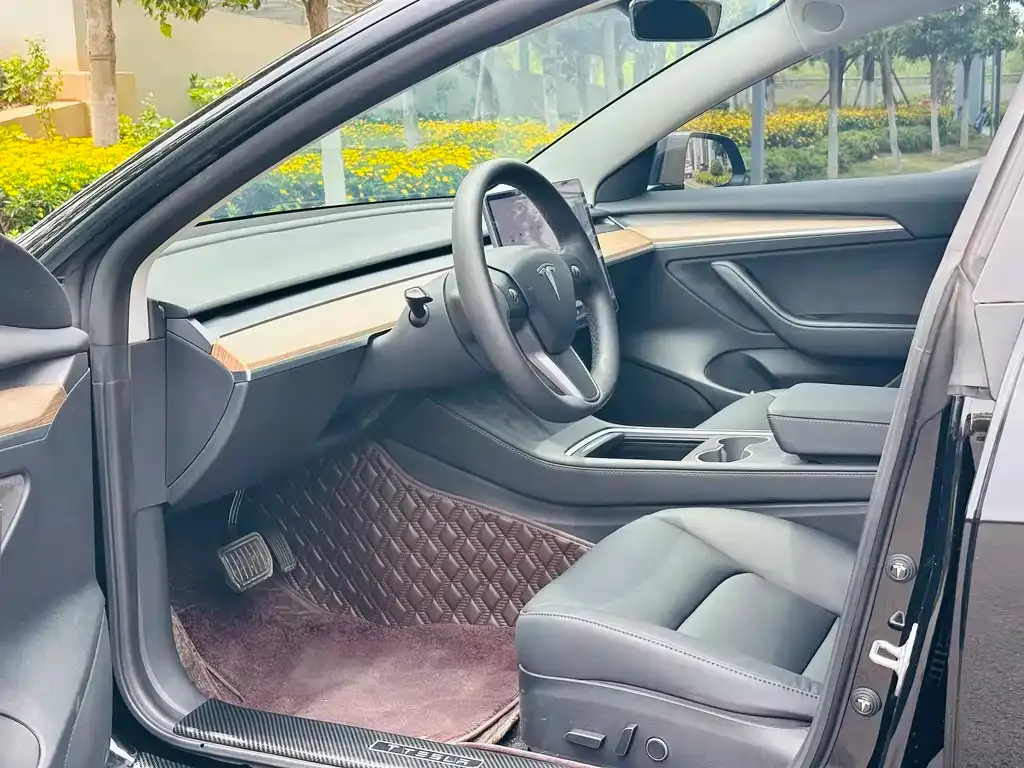 Tesla Model 3 — фото 5