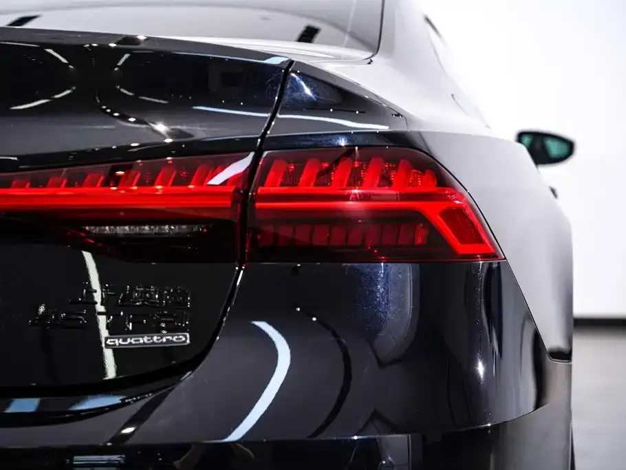 Audi A7L — фото 7