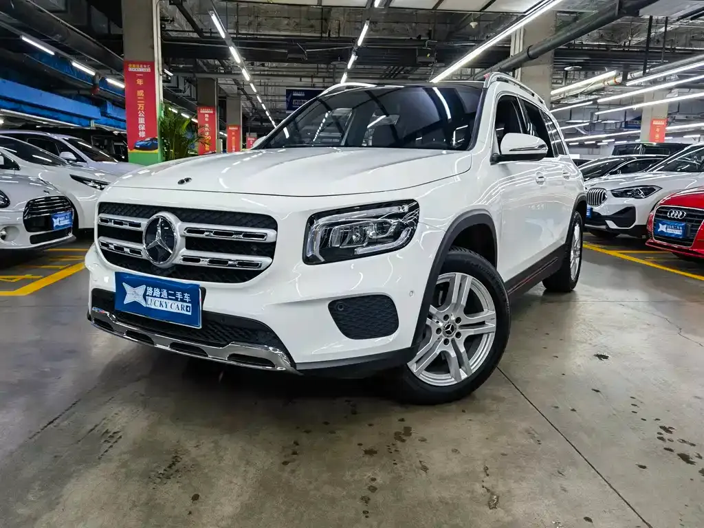 Mercedes-Benz GLB — фото 1