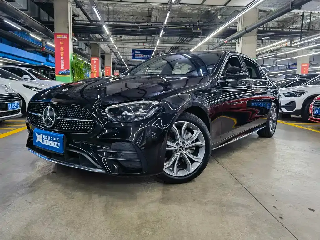 Mercedes-Benz E-Class — фото 1