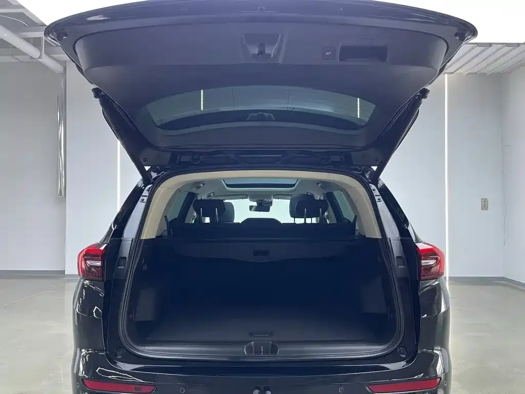 Buick Envision Plus — фото 9