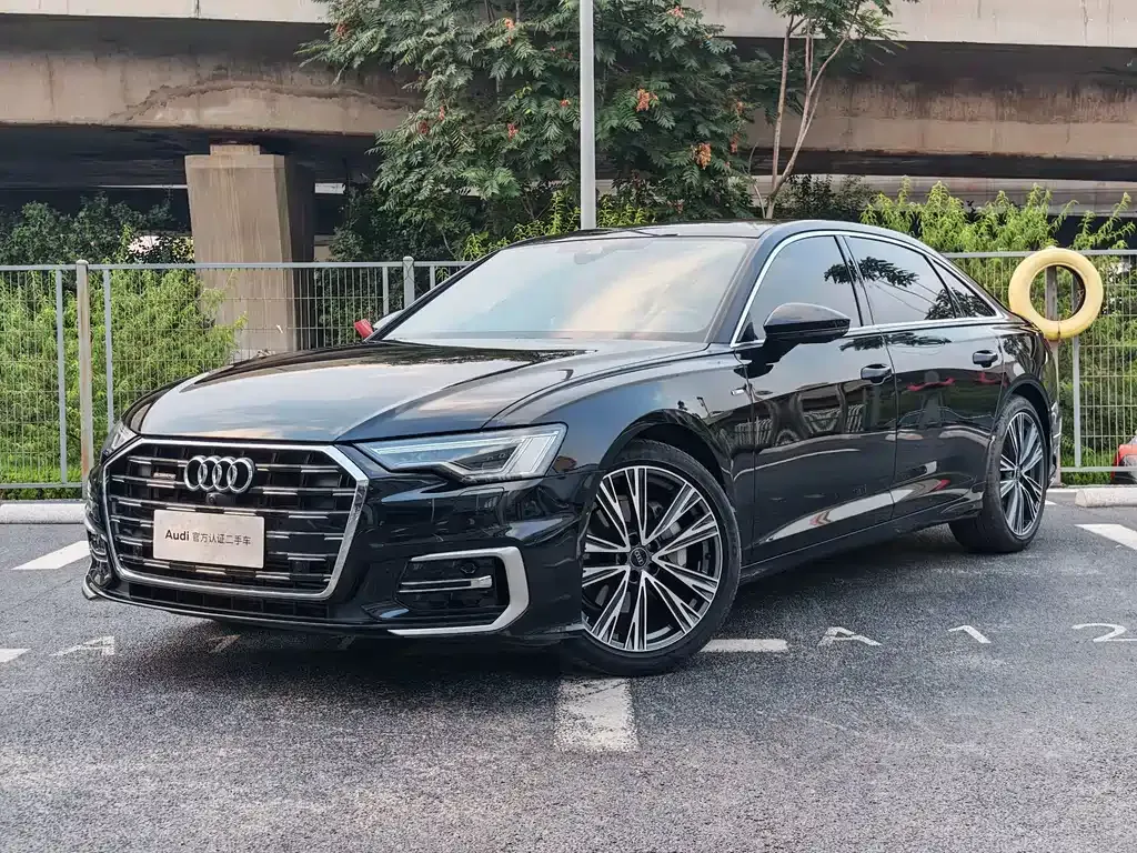 Audi A6L — фото 1
