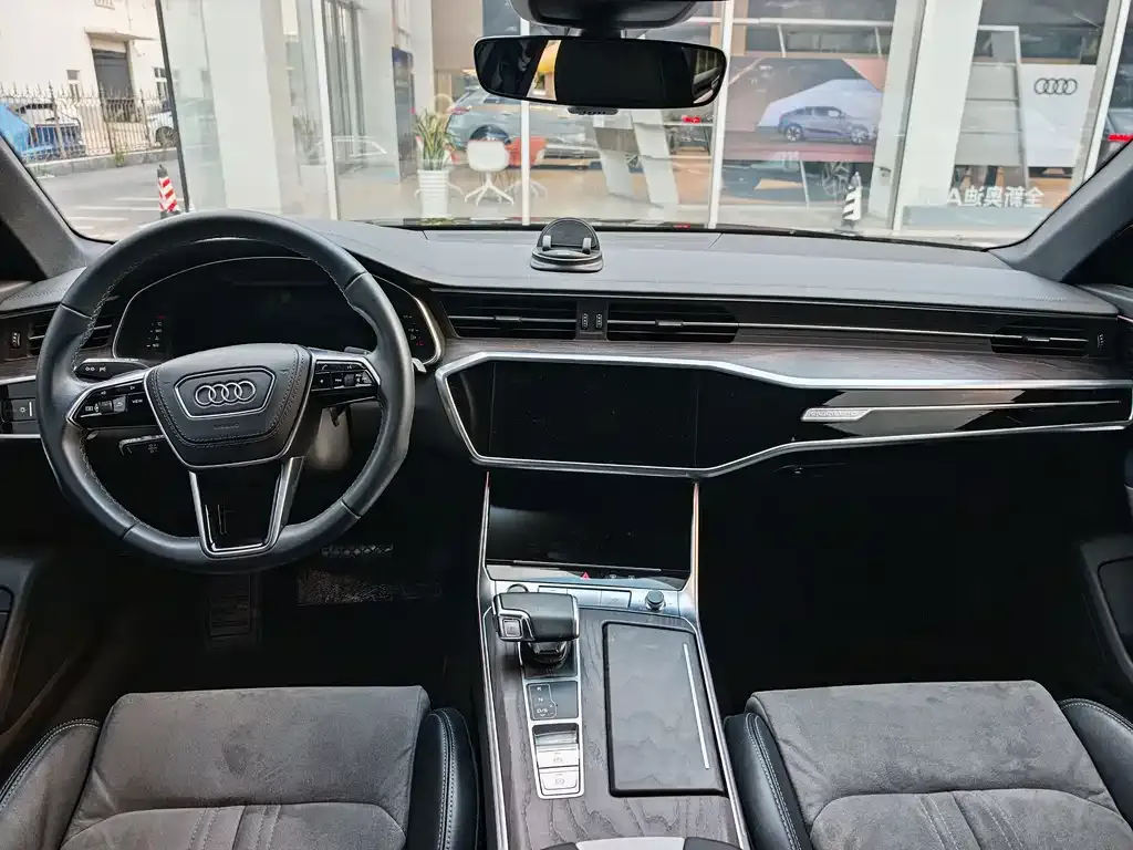 Audi A6L — фото 2