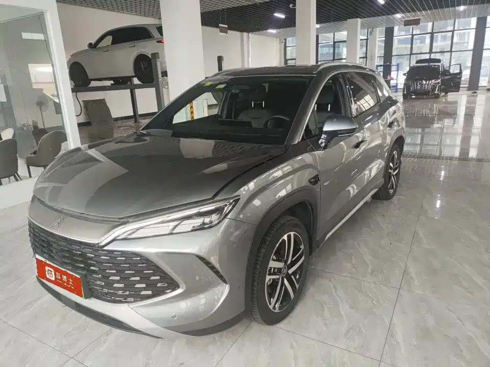 BYD L DM-i — фото 1