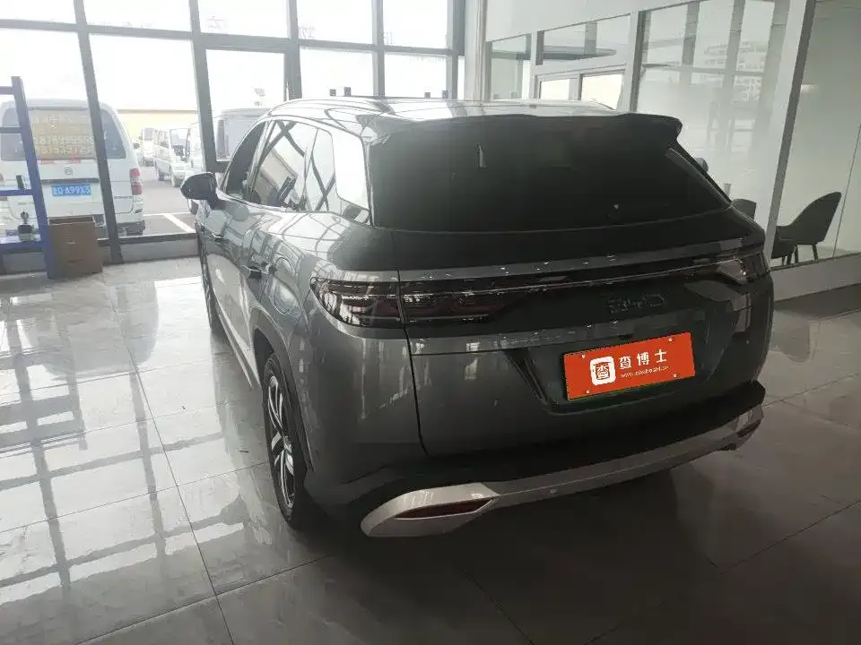 BYD L DM-i — фото 6