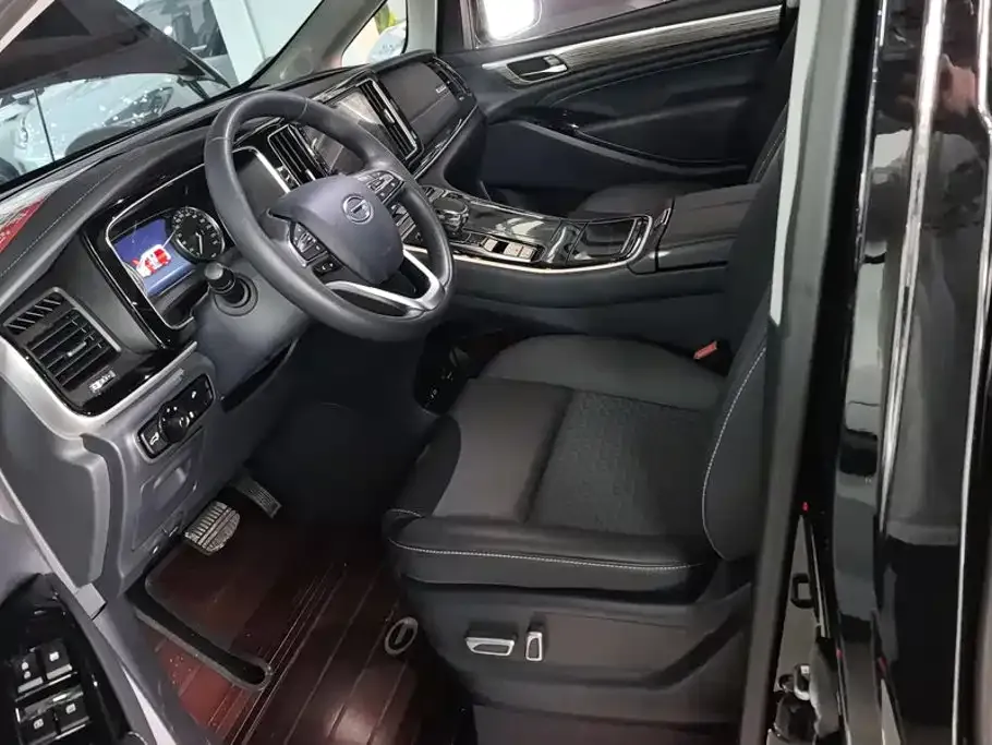 GAC Motor Trumpchi M8 — фото 10