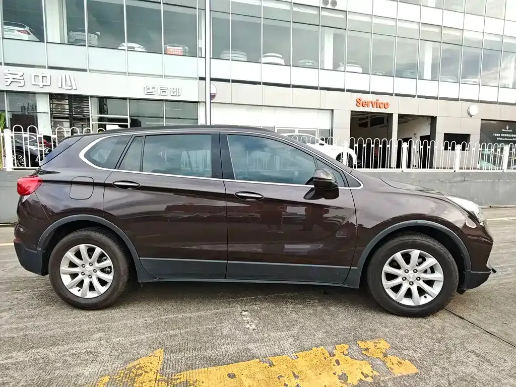 Buick Envision Plus — фото 9