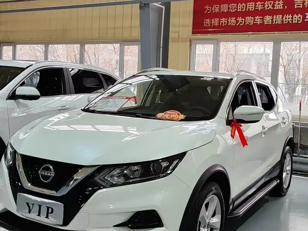 Nissan Qashqai — фото 1