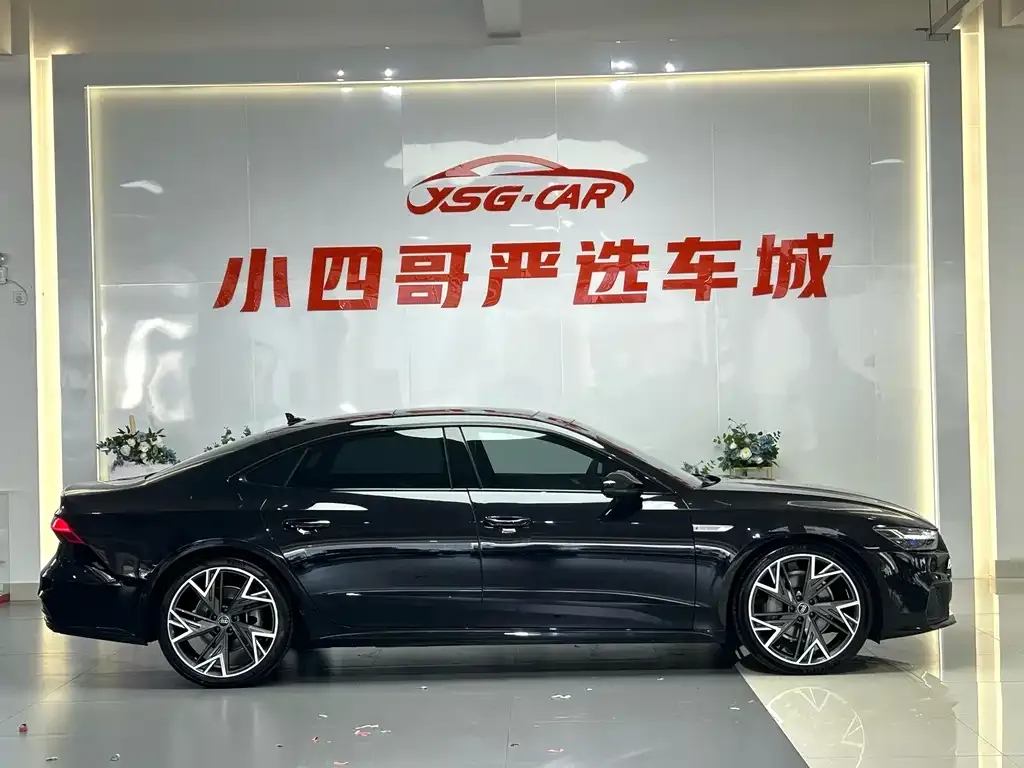 Audi A7L — фото 6