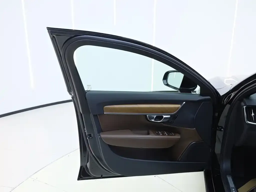 Volvo S90 — фото 3