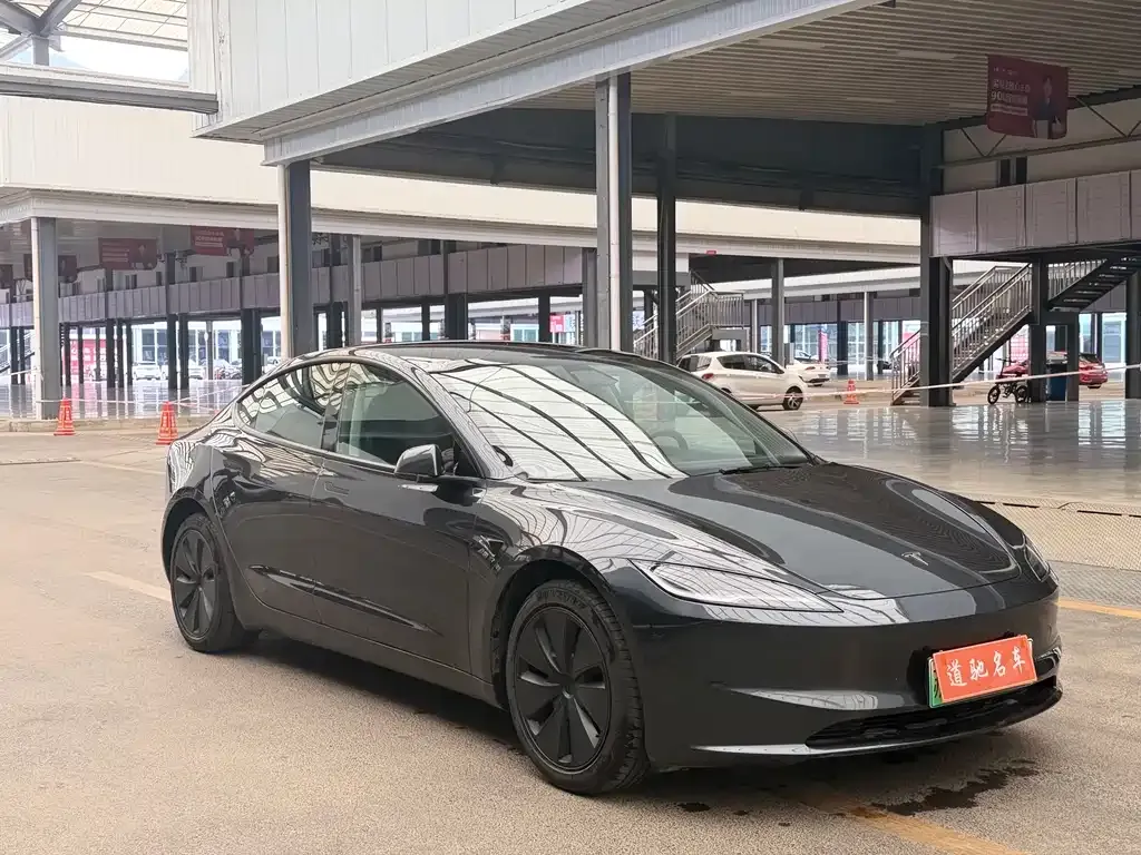 Tesla Model 3 — фото 9
