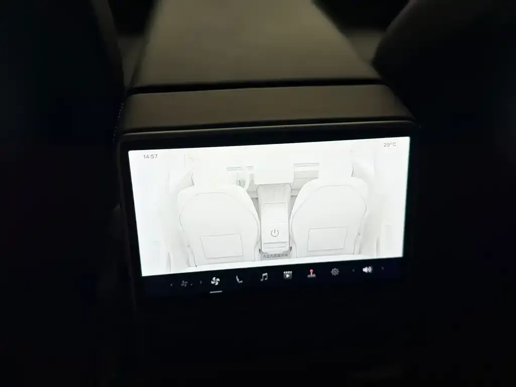 Tesla Model 3 — фото 2