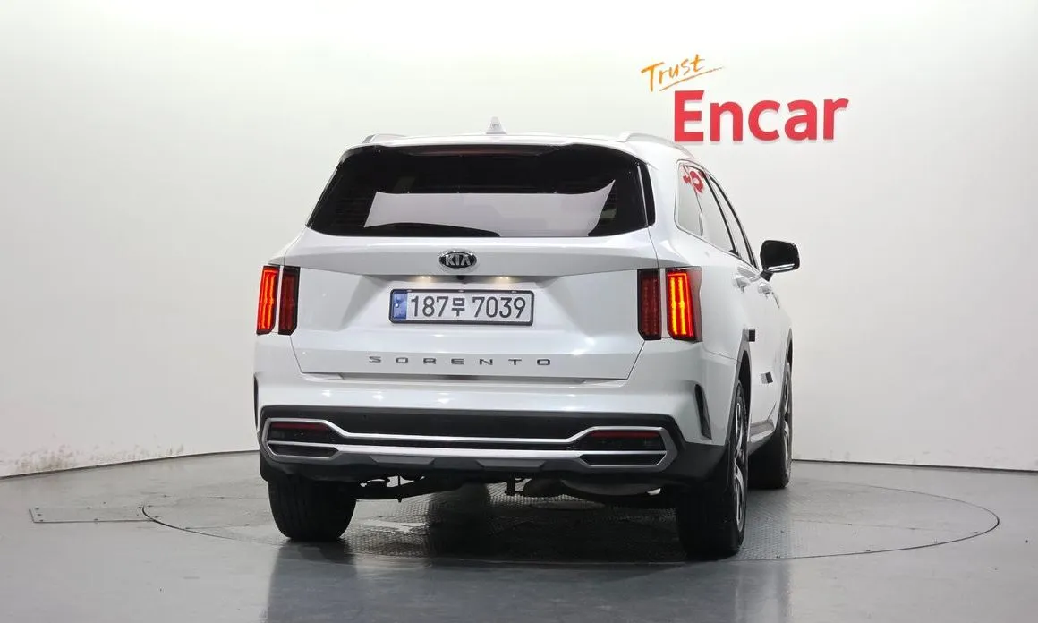Kia Sorento — фото 10