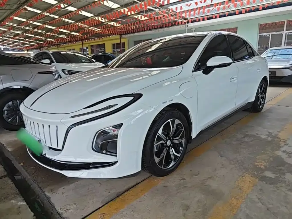 Hongqi E-QM5 — фото 1