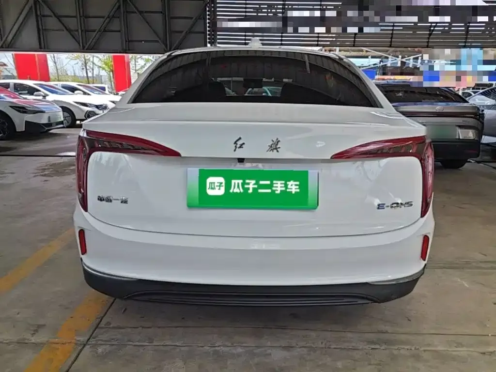 Hongqi E-QM5 — фото 10