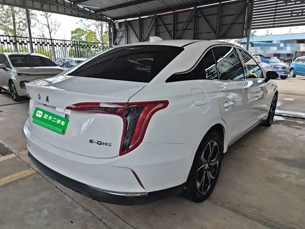 Hongqi E-QM5 — фото 4