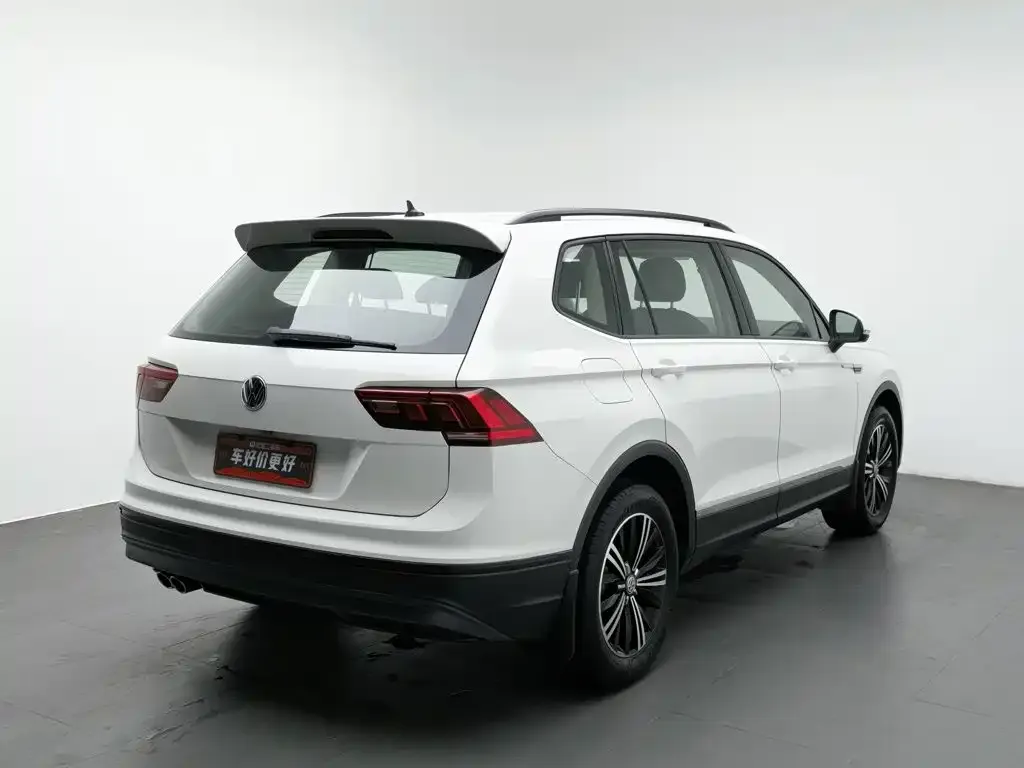 Volkswagen Tiguan L — фото 4