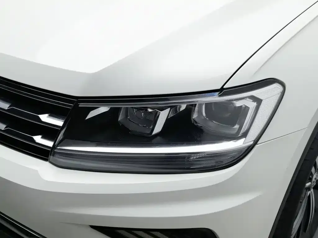 Volkswagen Tiguan L — фото 5