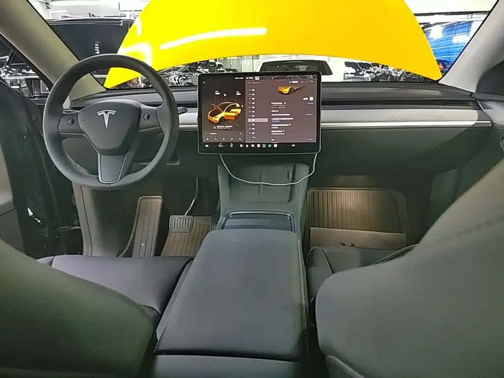 Tesla Model Y — фото 8