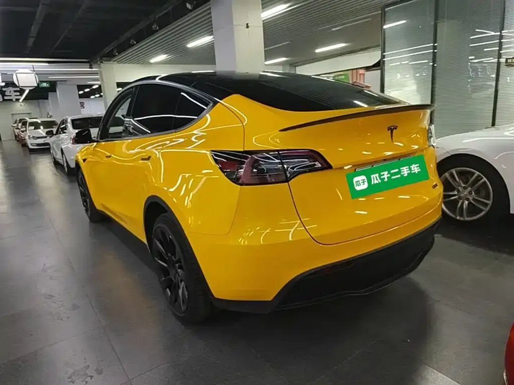 Tesla Model Y — фото 6
