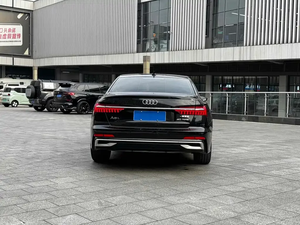 Audi A6L — фото 9