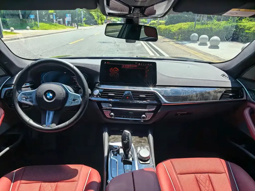 BMW 5 Series — фото 4