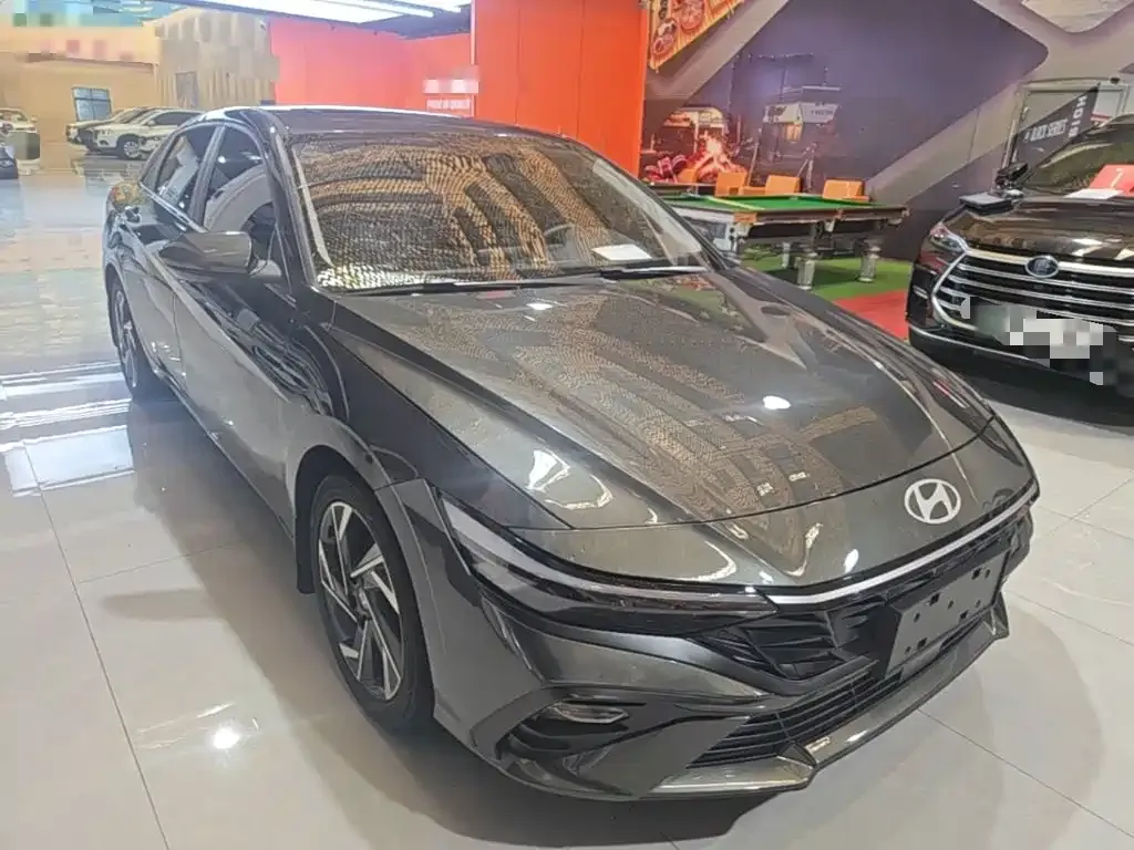 Hyundai Elantra — фото 5