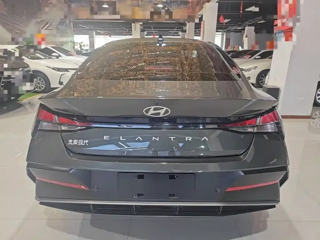 Hyundai Elantra — фото 9