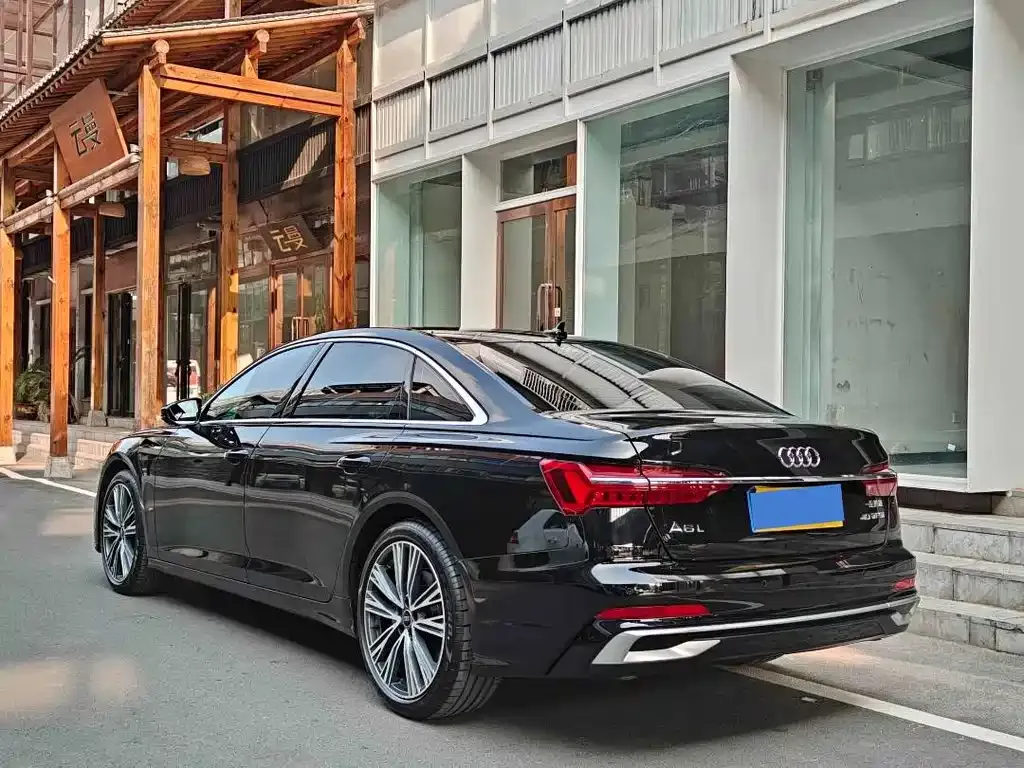 Audi A6L — фото 8