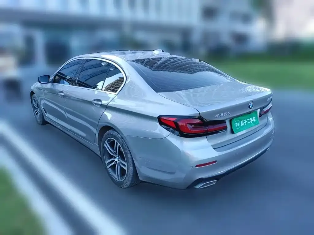 BMW 5 Series — фото 9