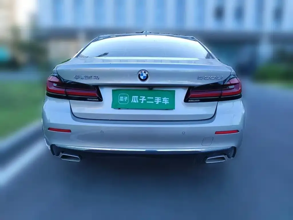 BMW 5 Series — фото 5