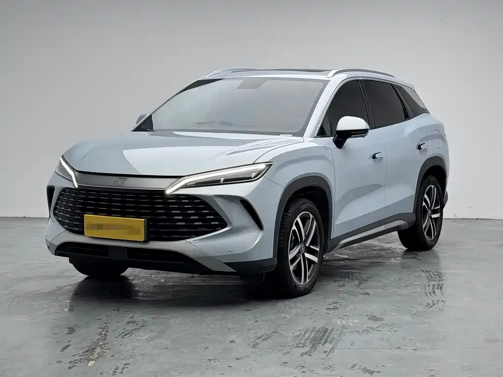 BYD L DM-i — фото 1