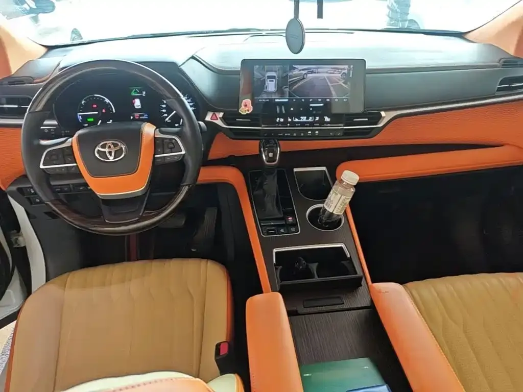 Toyota Granvia — фото 10