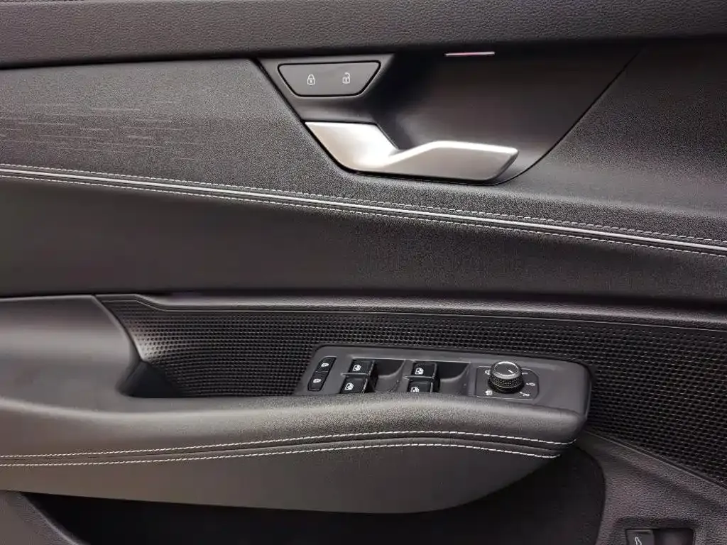 Volkswagen Passat — фото 6