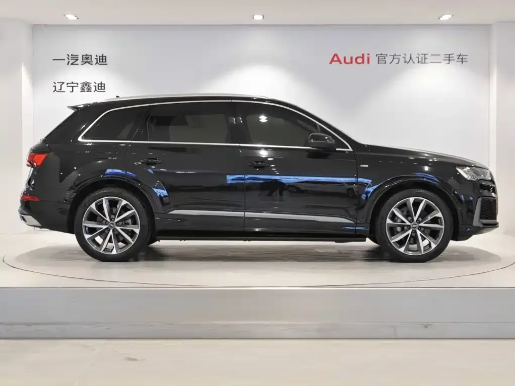 Audi Q7 — фото 8