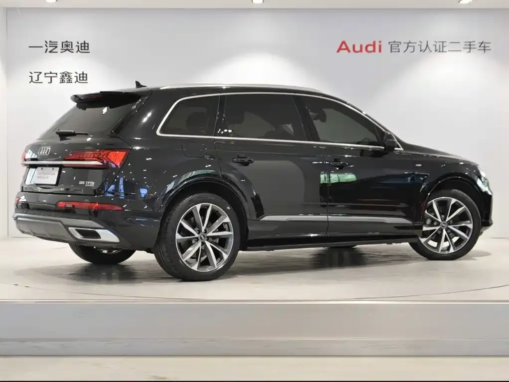 Audi Q7 — фото 7