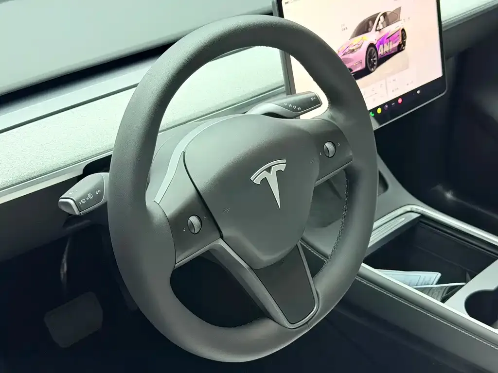 Tesla Model Y — фото 6