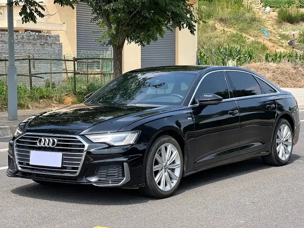 Audi A6L — фото 1