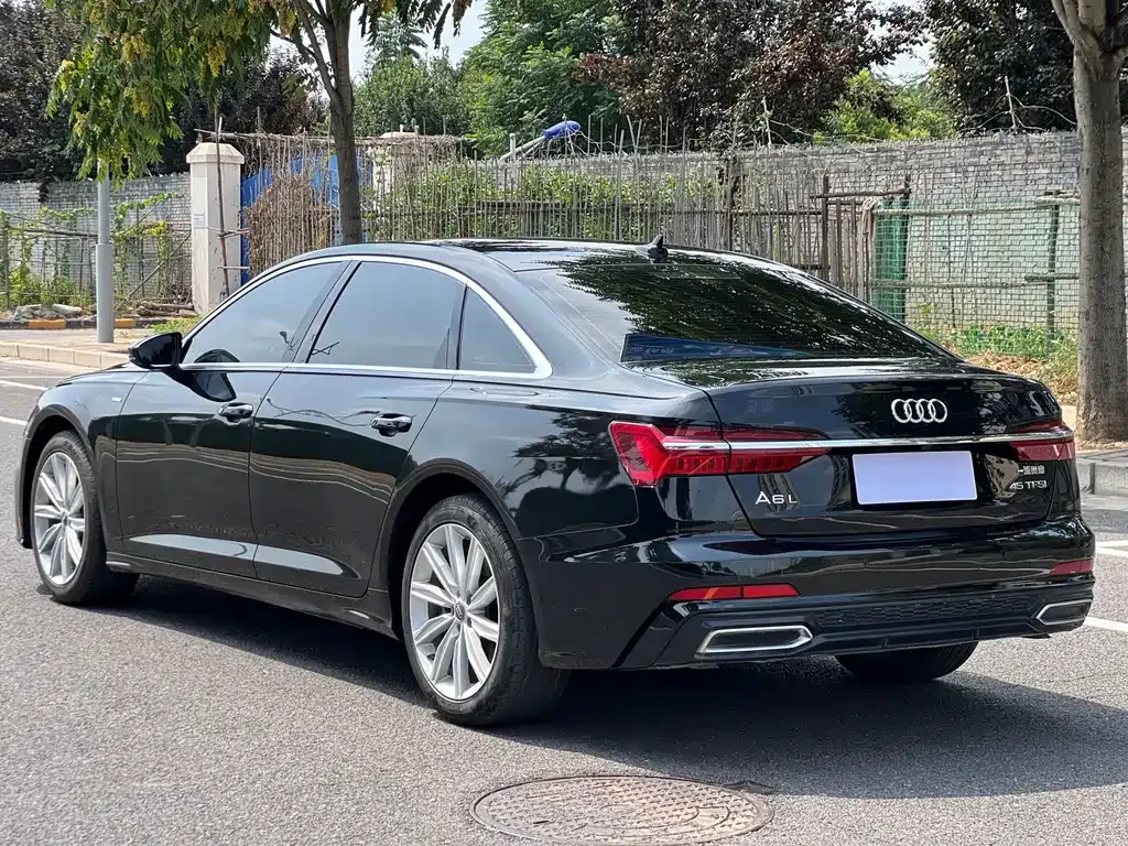 Audi A6L — фото 9