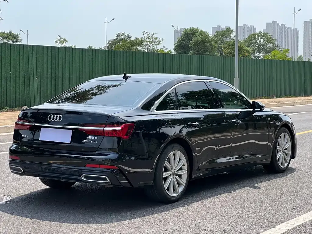 Audi A6L — фото 5