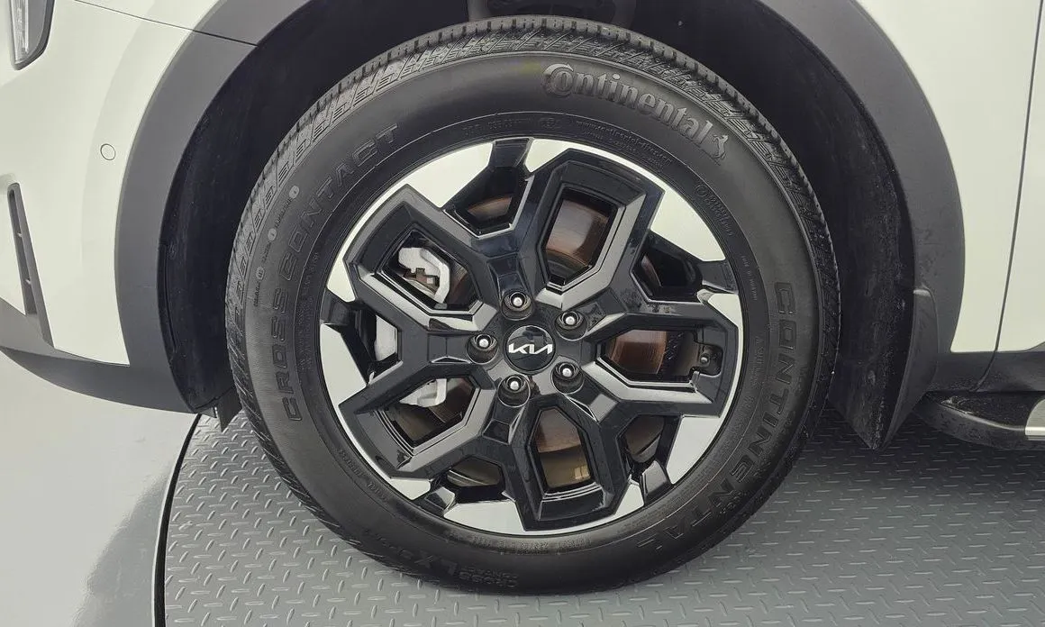 Kia Sorento — фото 8
