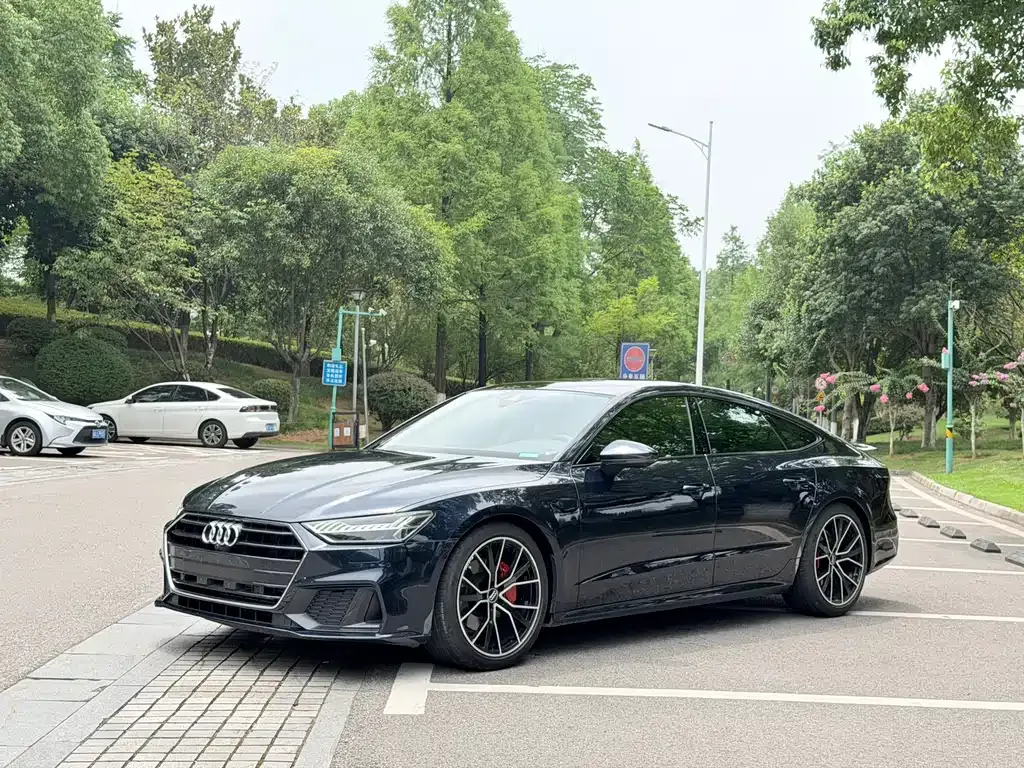 Audi A7 — фото 1