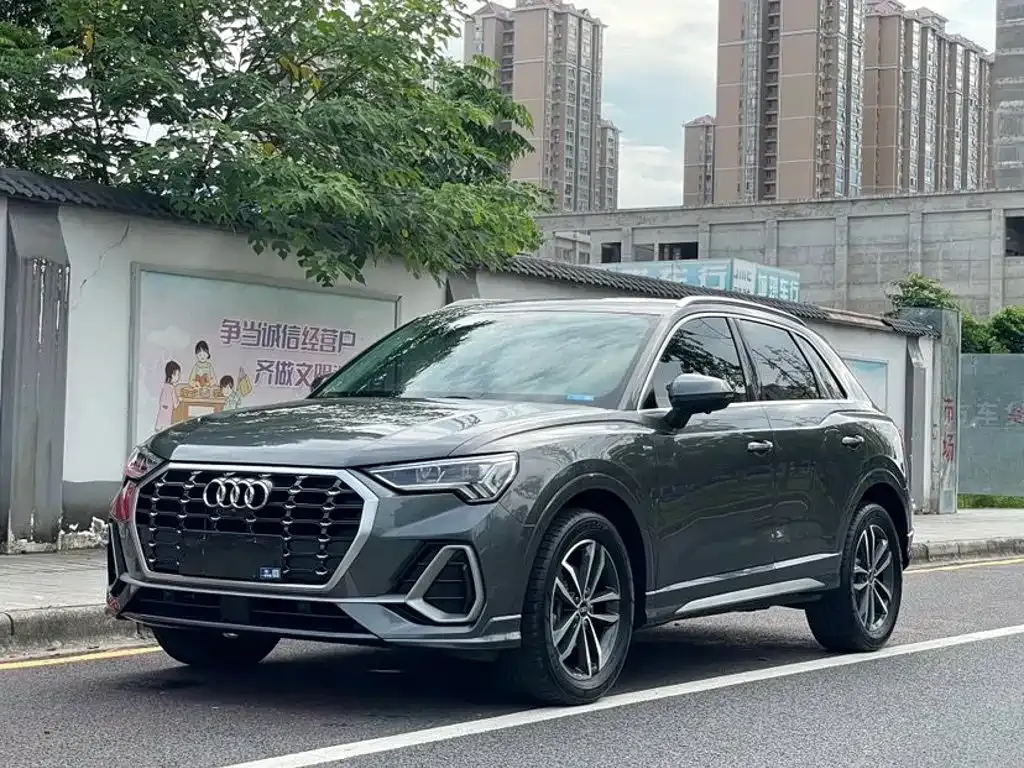 Audi Q3 — фото 1